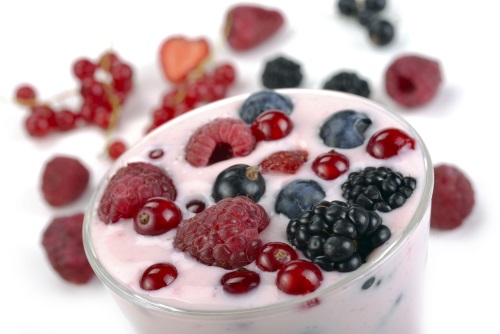 FNI yogurt with berries