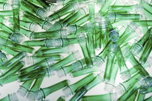 Grüne Kunststoffröhrchen Green plastic tubes